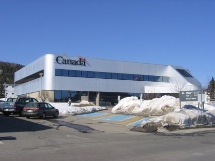 Building image of Gaspé Service Canada Centre at 98 de la Reine Street in Gaspé